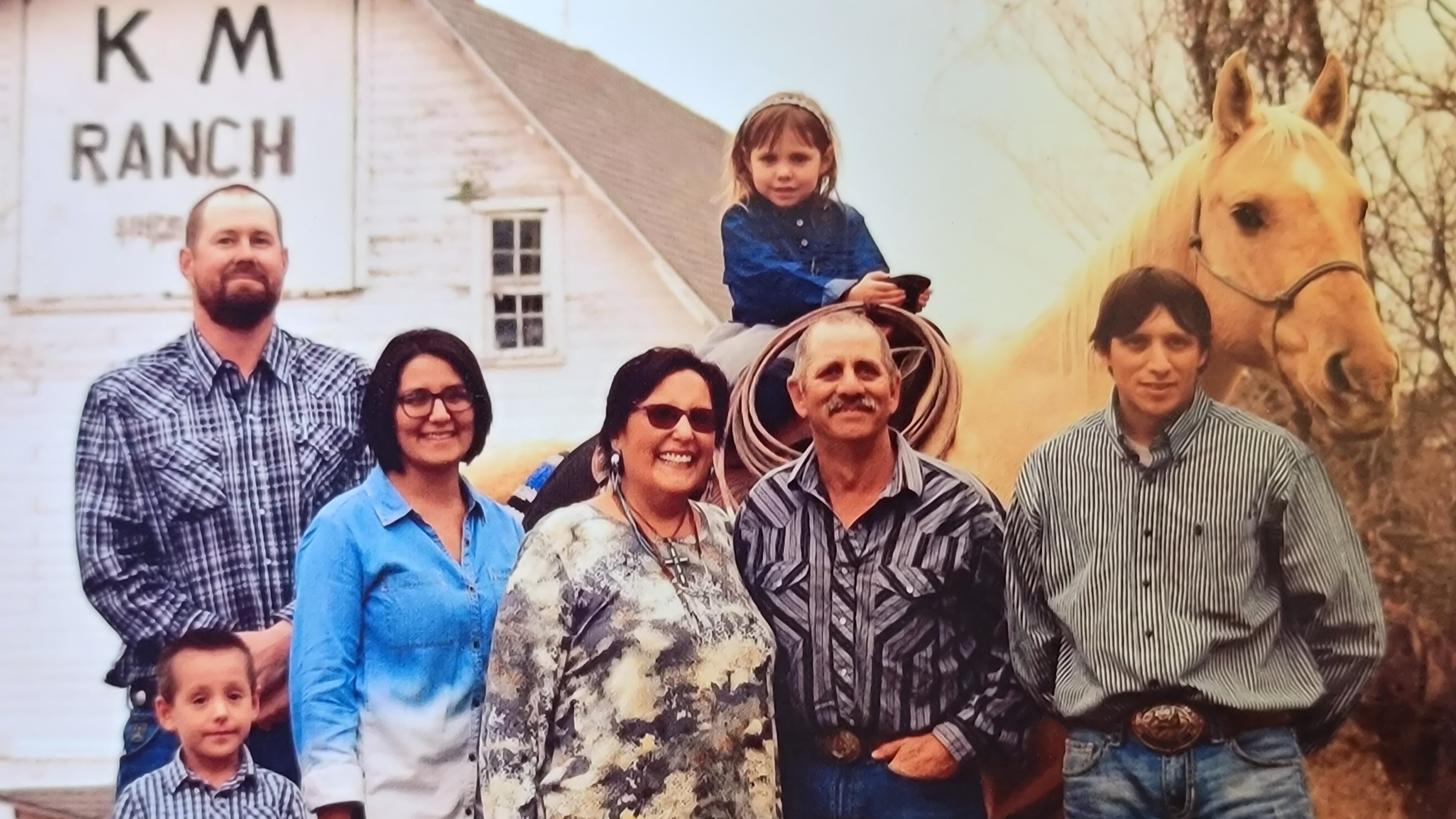 Kelley and Rick Sexson are surrounded by their two children and family. Clockwise are grandson Reid, Caleb and Jessica Nutt, and granddaughter Shaylyn, aboard Cisco, and son Justin Sexson. (Sexson photo) 