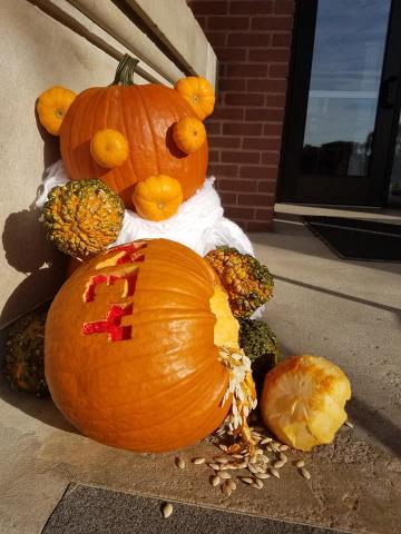 A bear and honey pot created by the NCTA Safari Club won the fall harvest decorating contest. (NCTA photo)